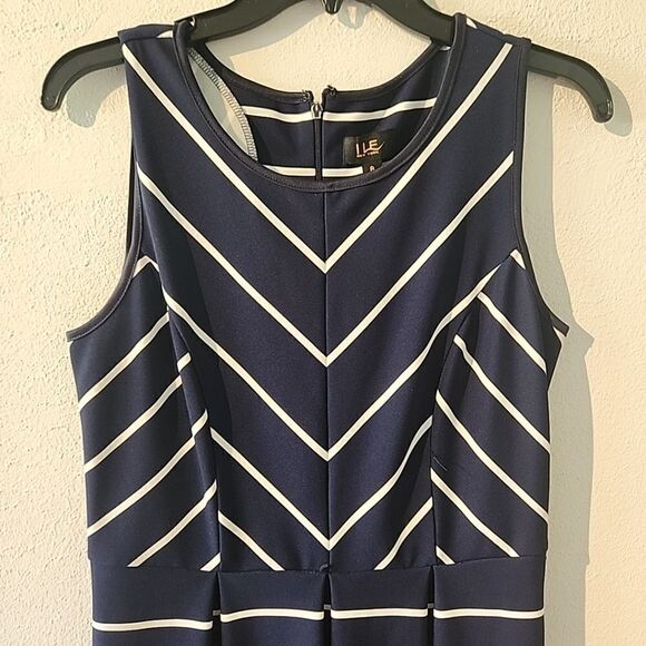 I Le New York Women's Dress Striped Blur Tan Midi Size 8. Missing Belt - Picture 2 of 6